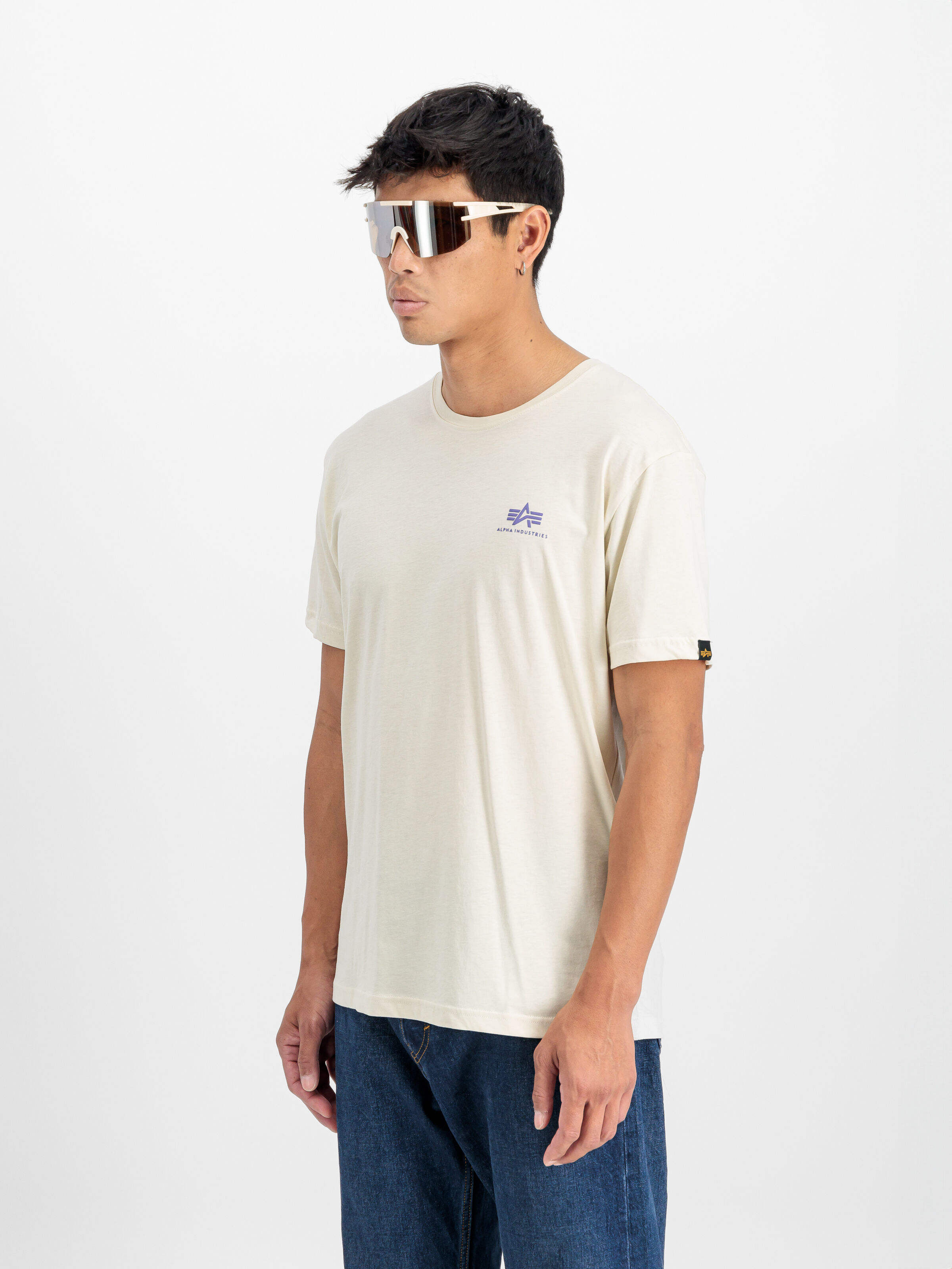 Backprint T-Shirt vintage white 128507_300_2_model_00003_118519