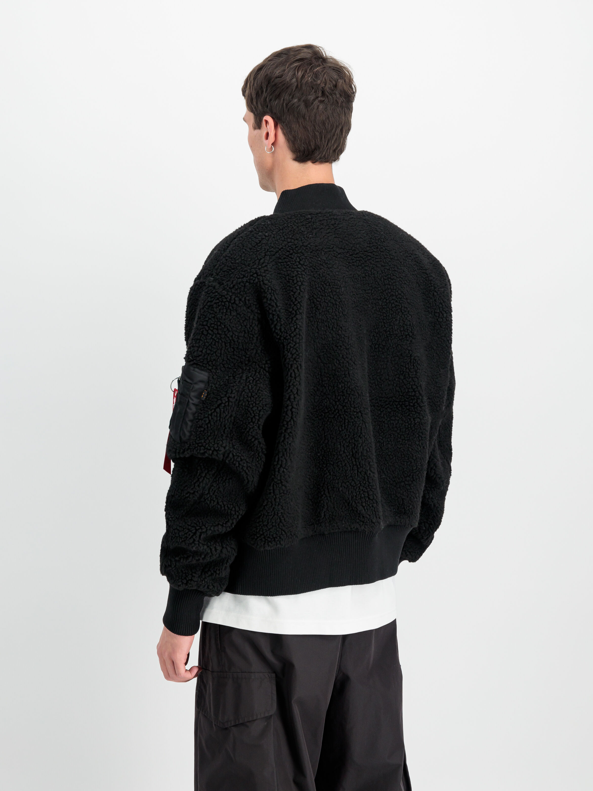 MA-1 Teddy Jacket black 108102_03_2_model_00004_122233