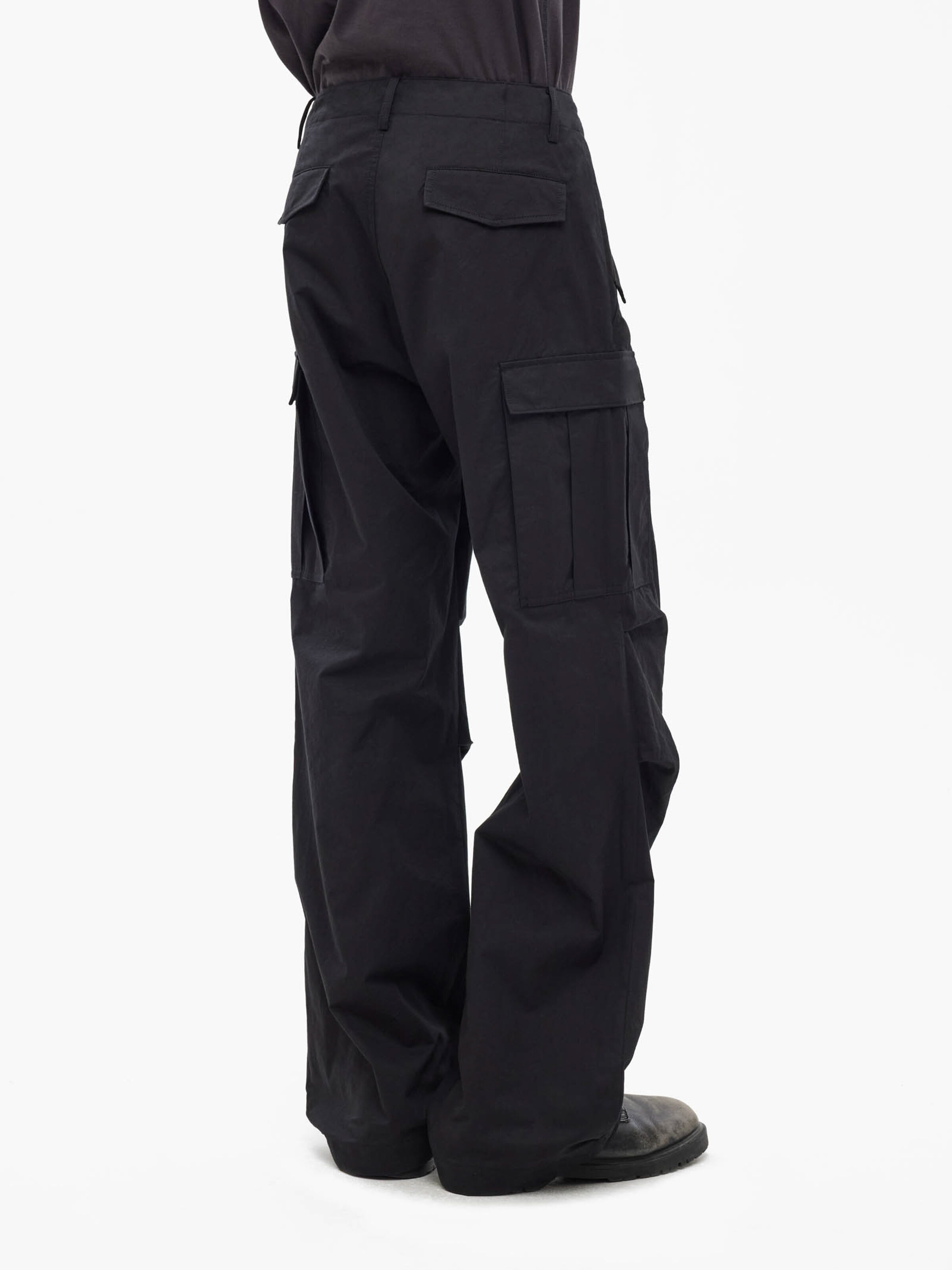 ALPHA x JIYONGKIM Sun-Bleached Multi Pocket Pant black 266206_03_2_model_00004_226007