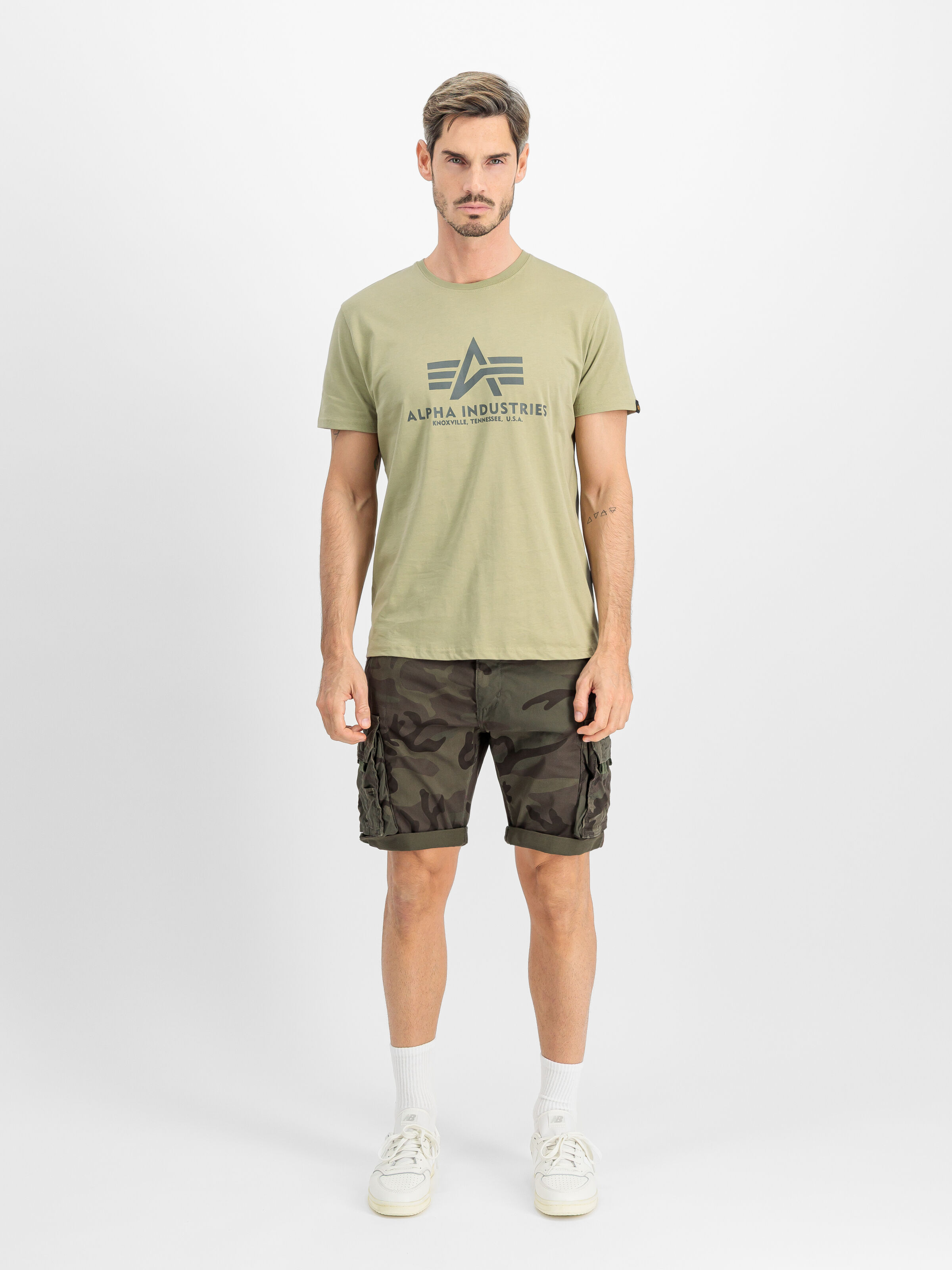 Camo Crew Short dark olive camo 196201_415_2_model_00001_213586