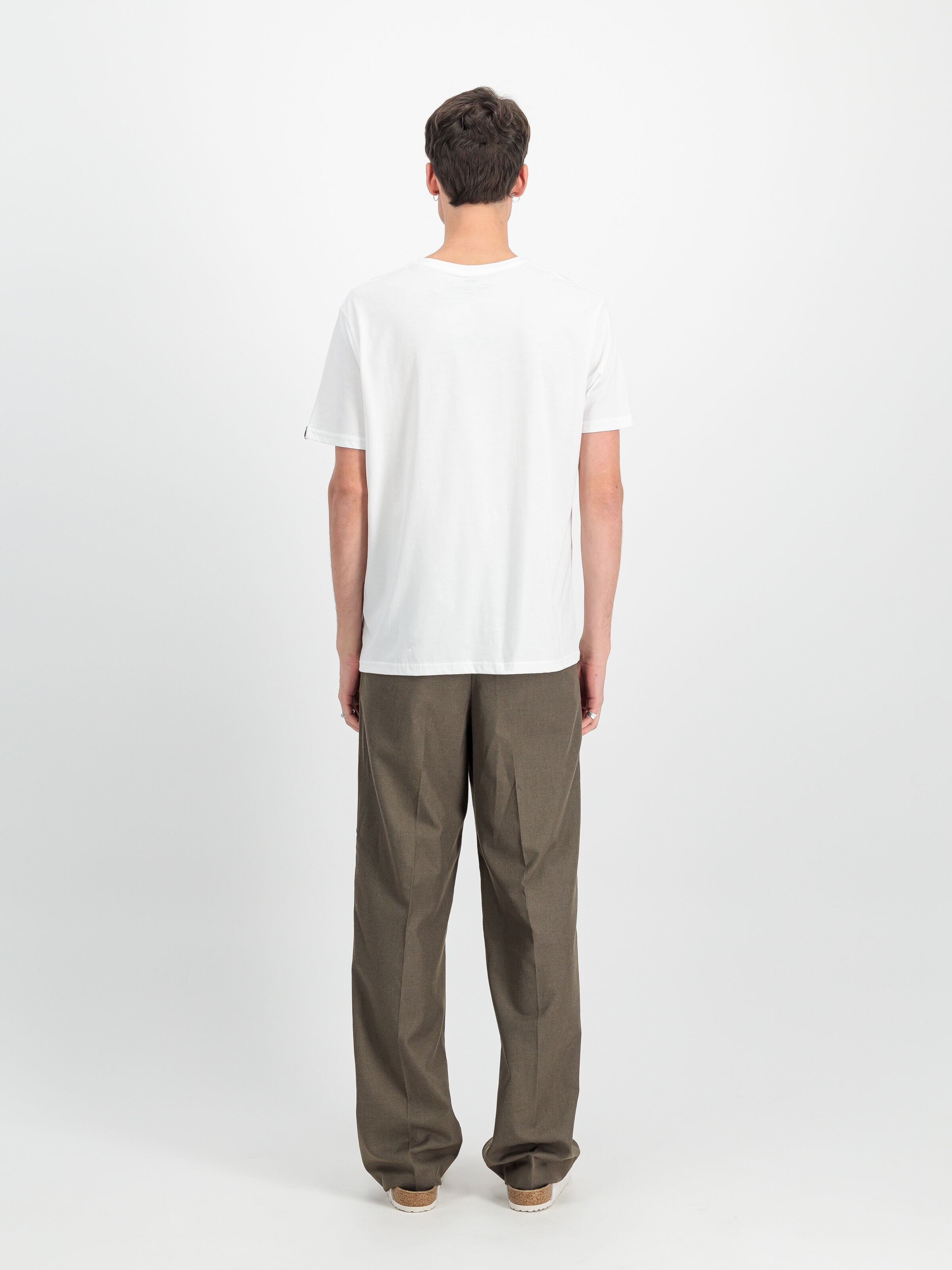 Basic Big Logo T-Shirt white 100501_09_2_model_00002_122167